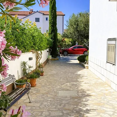 Cozy In With Wifi Rogoznica (Sibenik-Knin)