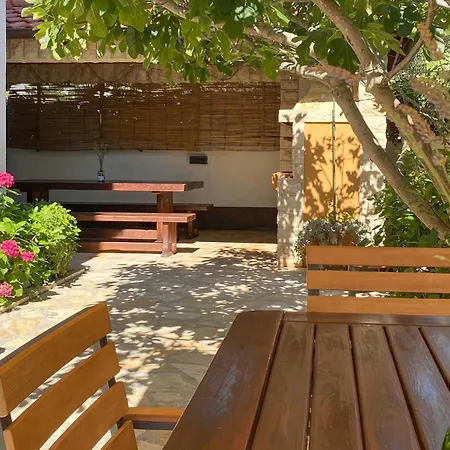 Apartament 2 Bedroom Cozy In Rogoznica (Sibenik-Knin)