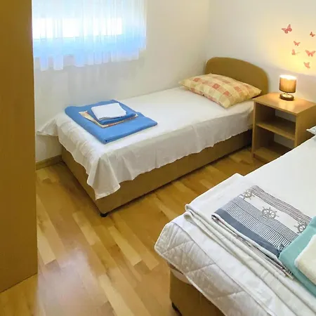 2 Bedroom Cozy In