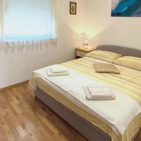 2 Bedroom Cozy In * Rogoznica (Sibenik-Knin)