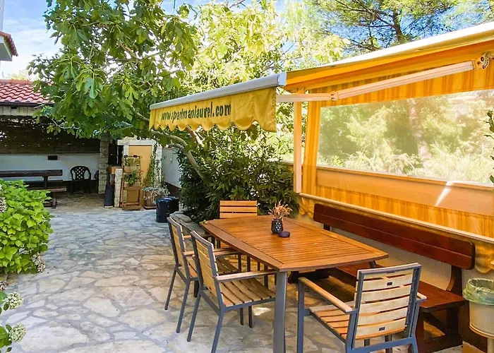 Cozy In With Wifi Rogoznica (Sibenik-Knin)