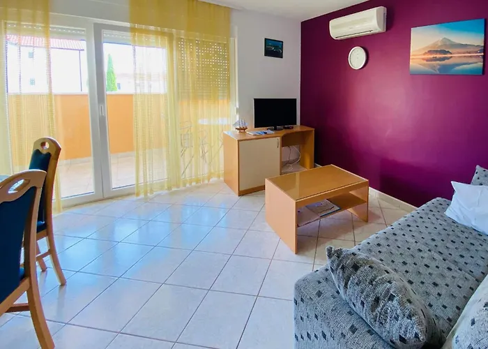 Cozy In With Wifi Rogoznica (Sibenik-Knin)